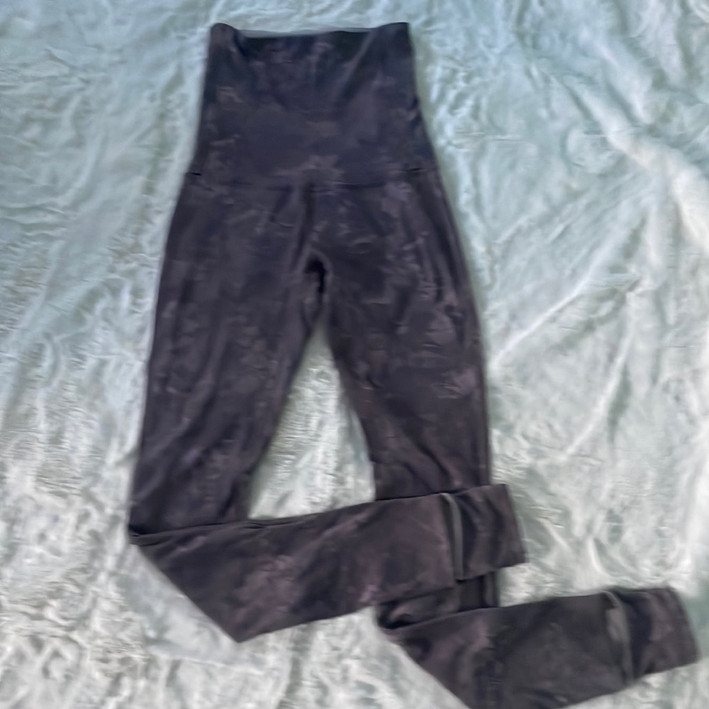 LULULEMON REVERSIBLE HIGH WAIST STIRRUP LEGGINGS size 6
